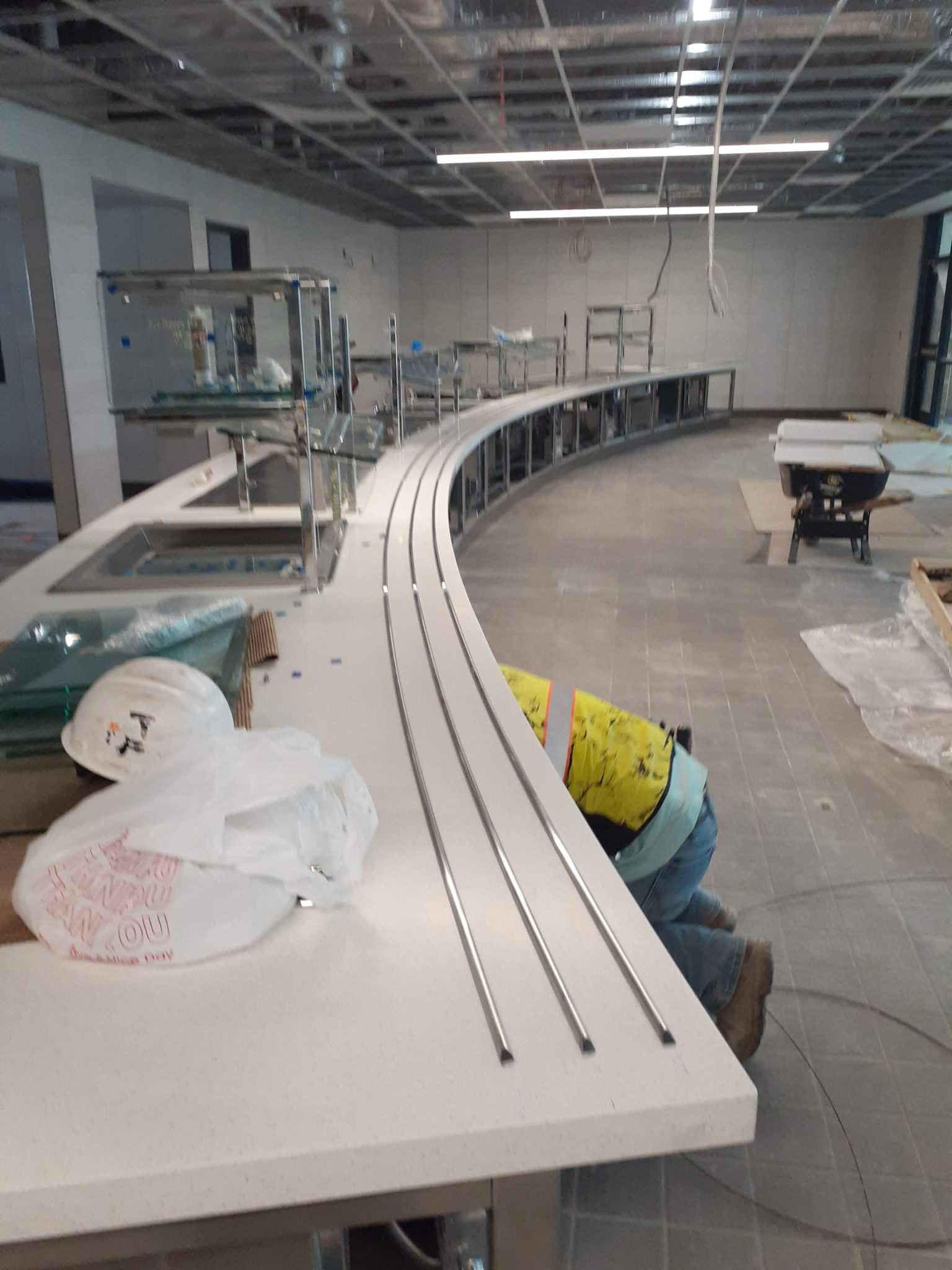Commercial serving counter with integrated lighting